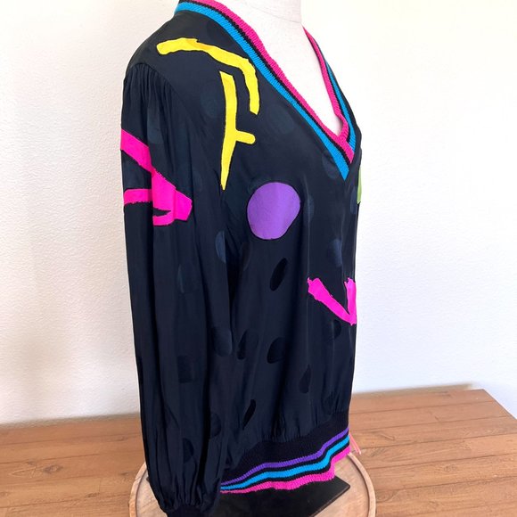 NWT 90's Silk Eclectic Pullover V-Neck Shirt - Size 12 - Unisex Y2K - Picture 4 of 13